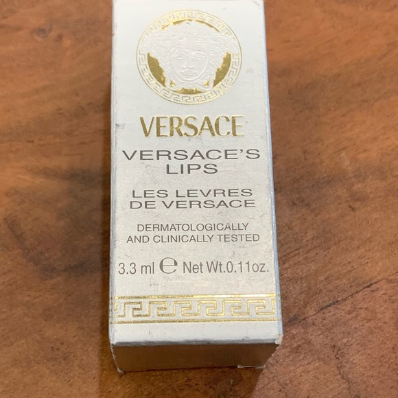 Versace - Picture 7 of 9